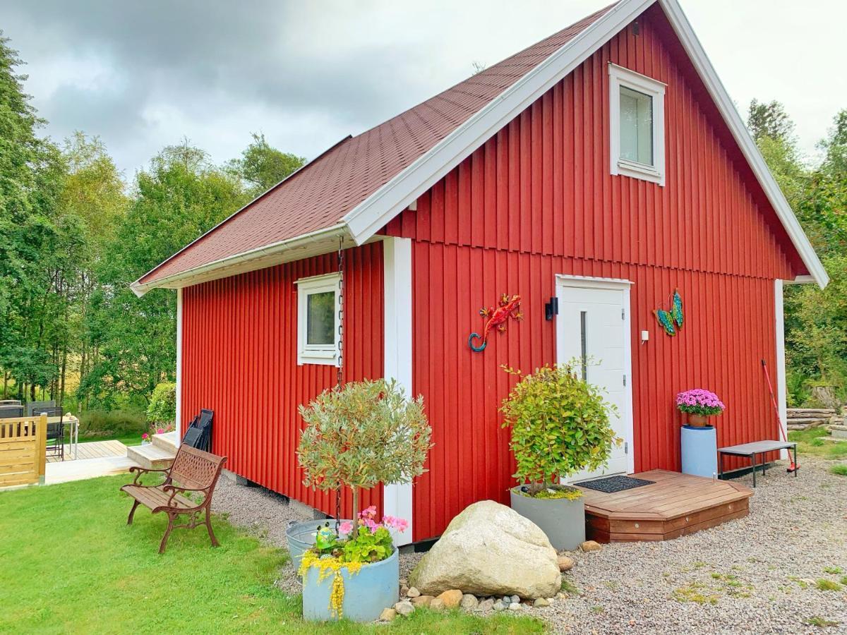 The Blomsholm Cabin - Load Your Electric Car Strömstad Esterno foto