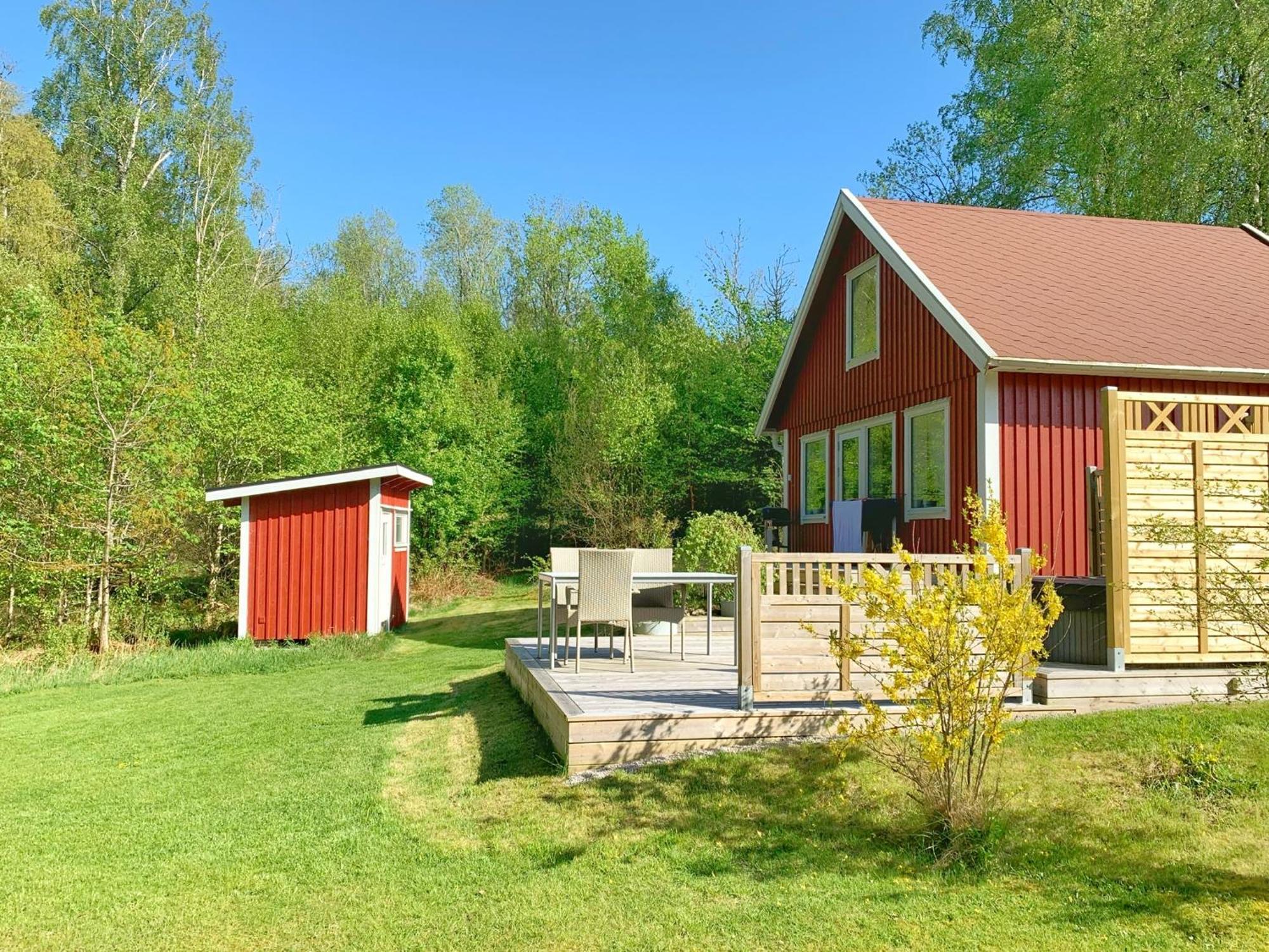 The Blomsholm Cabin - Load Your Electric Car Strömstad Esterno foto