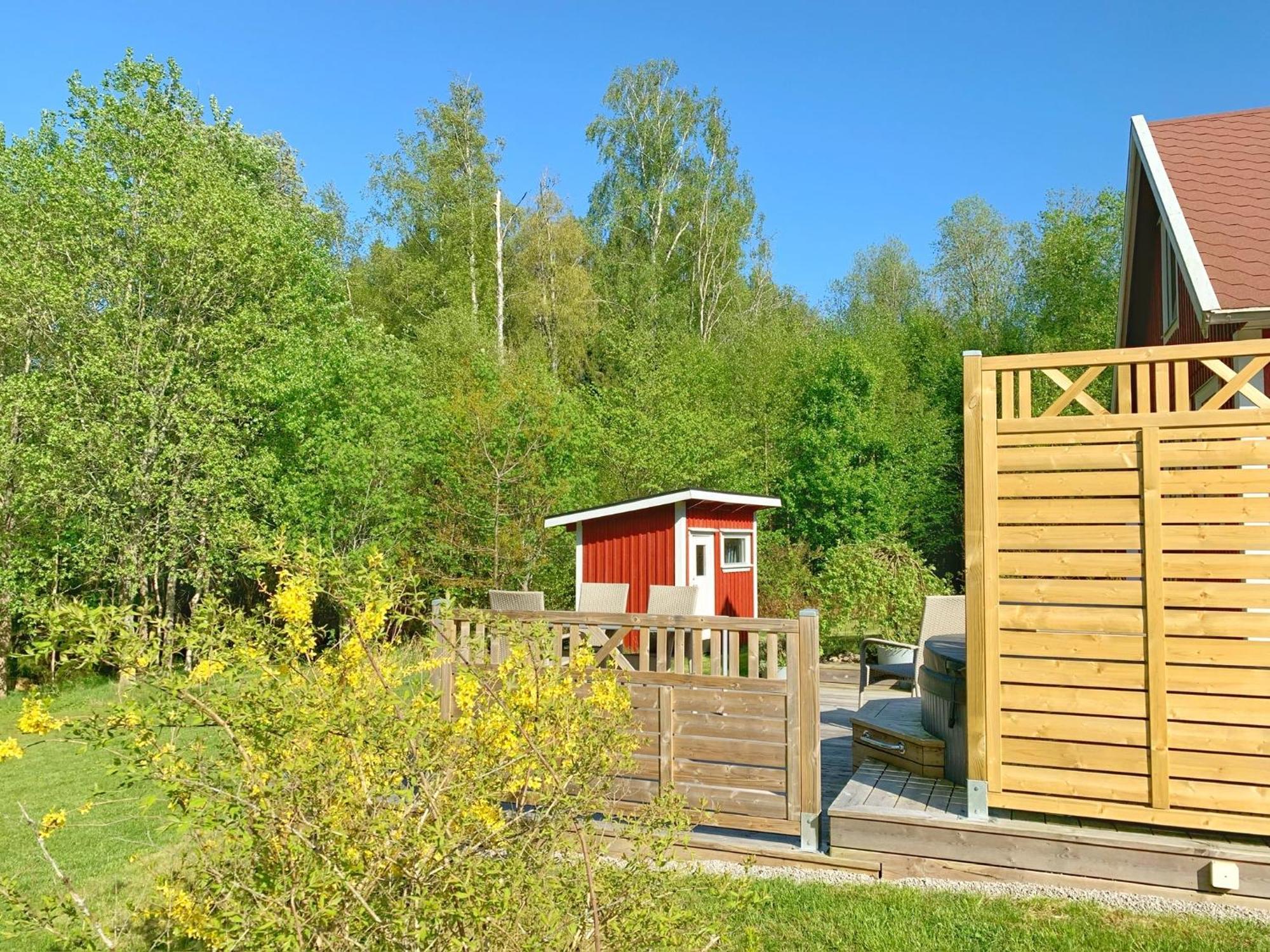The Blomsholm Cabin - Load Your Electric Car Strömstad Esterno foto
