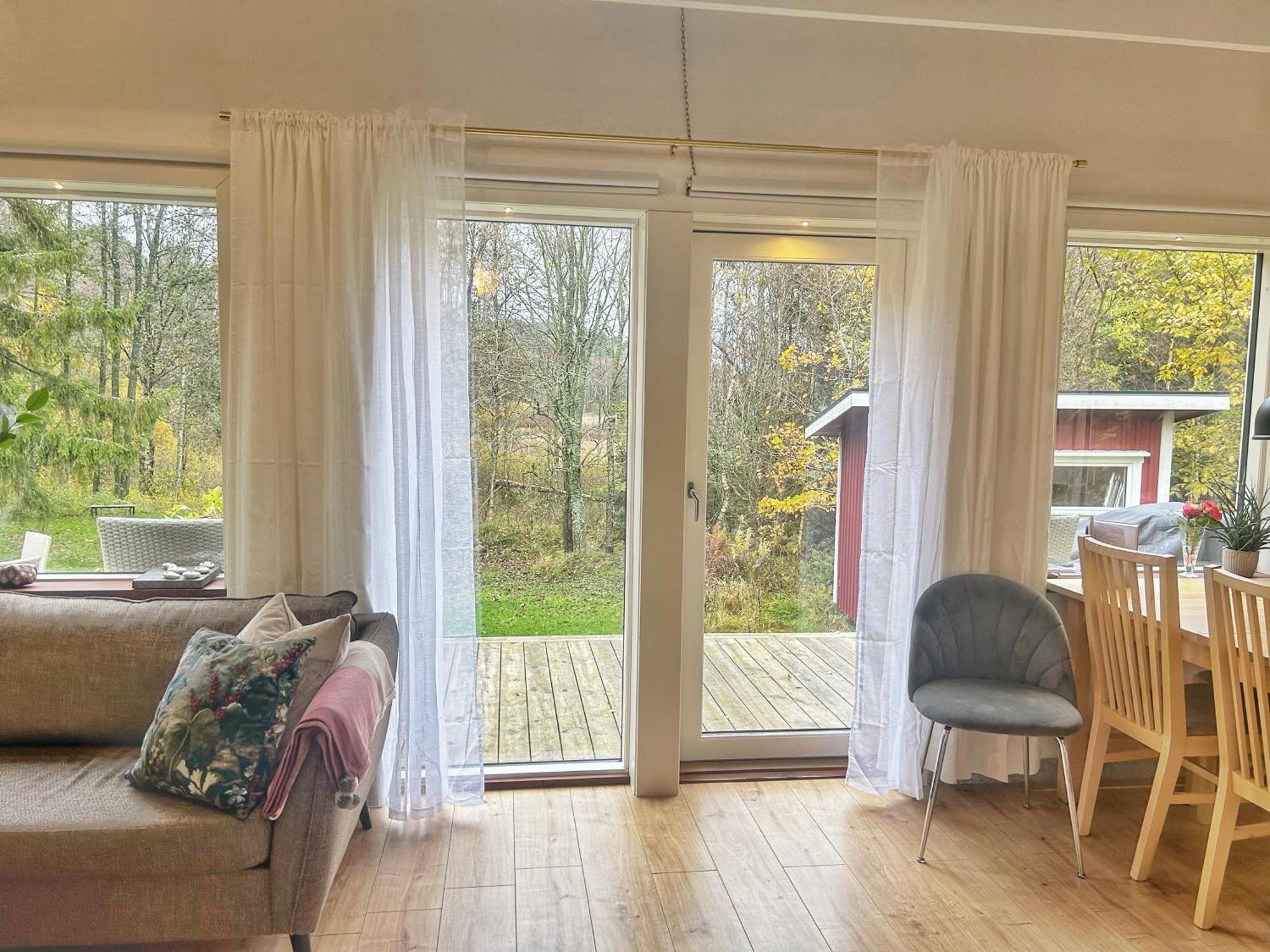 The Blomsholm Cabin - Load Your Electric Car Strömstad Esterno foto